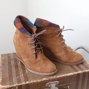 Johnston and Murphy Boots 8.5 Chukka Boots OBO